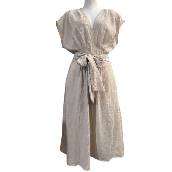 Max Studio Dresses & Skirts - Max Studio V-neck Waist Tie Dress (cobblestone/ tan) read description